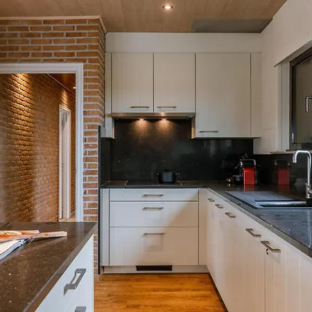 Lägenhet Huswell - Sunny & Stylish Beachside Retreat *